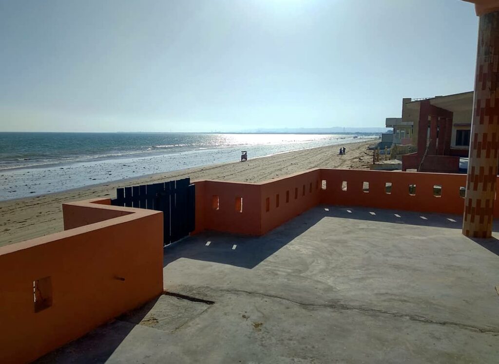 Karachi-Beach-Huts